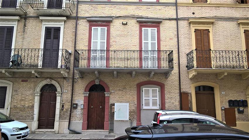 Casa Chiara In Centro Con Corte Privata Сан-Бенедетто-дель-Тронто Екстер'єр фото