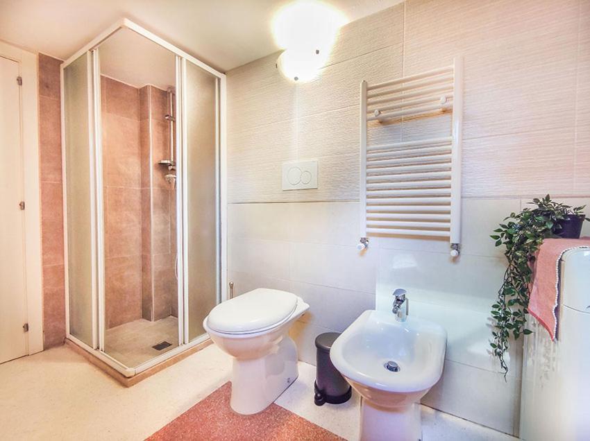 Casa Chiara In Centro Con Corte Privata Сан-Бенедетто-дель-Тронто Екстер'єр фото