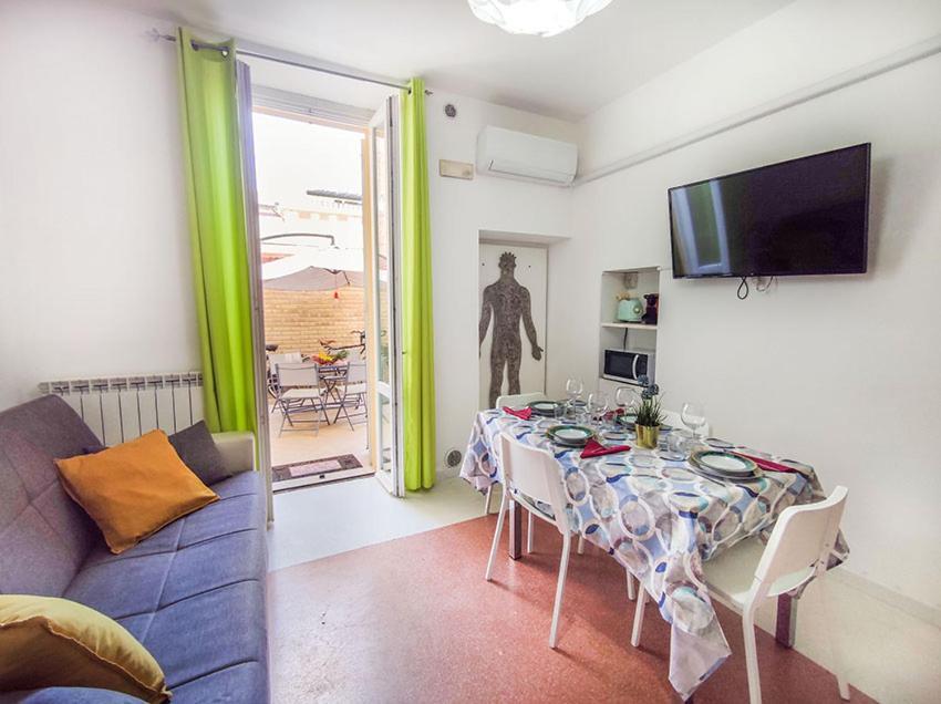Casa Chiara In Centro Con Corte Privata Сан-Бенедетто-дель-Тронто Екстер'єр фото