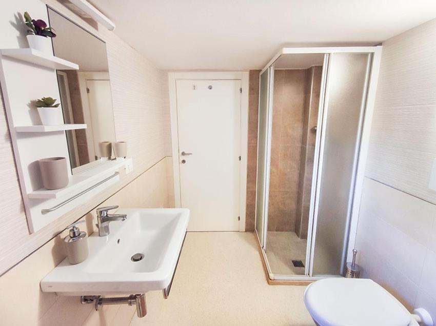 Casa Chiara In Centro Con Corte Privata Сан-Бенедетто-дель-Тронто Екстер'єр фото